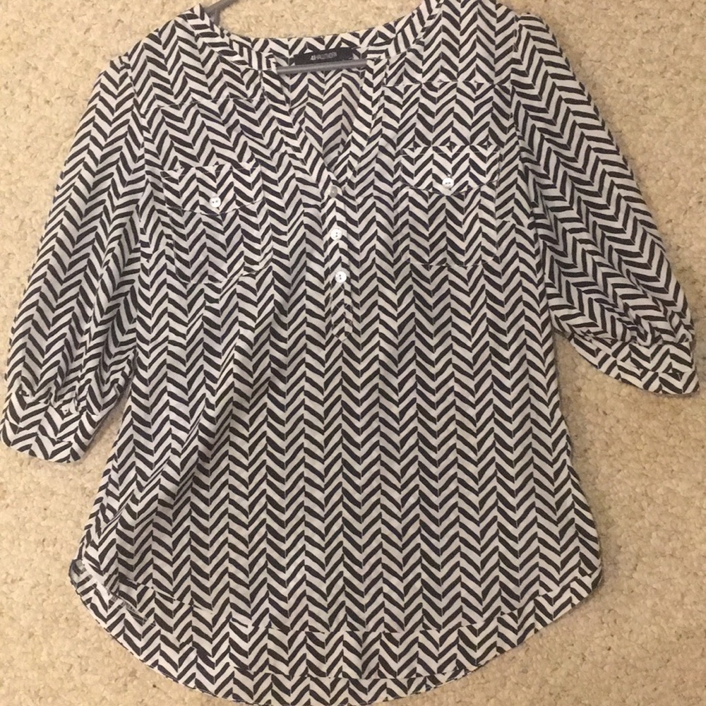 41 Hawthorne black and white print top